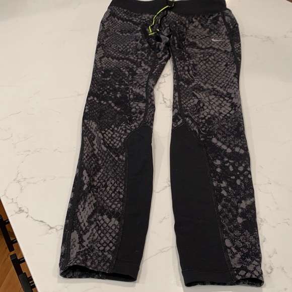 Women’s Epic Lux Running Tights - Picture 2 of 8